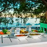 Δωμάτια σε οικογενειακή κατοικία Ada